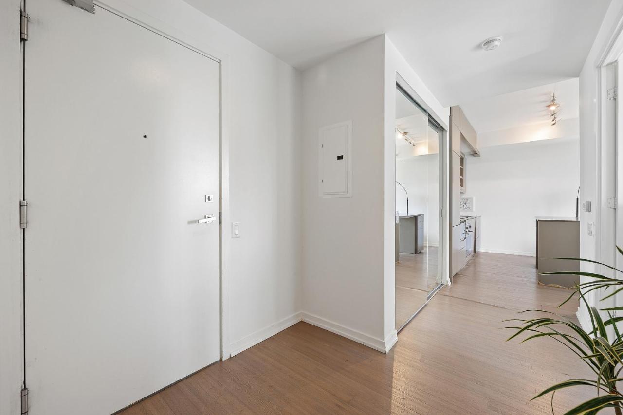 Modern Condo In The Heart Of Downtown Toronto Eksteriør bilde