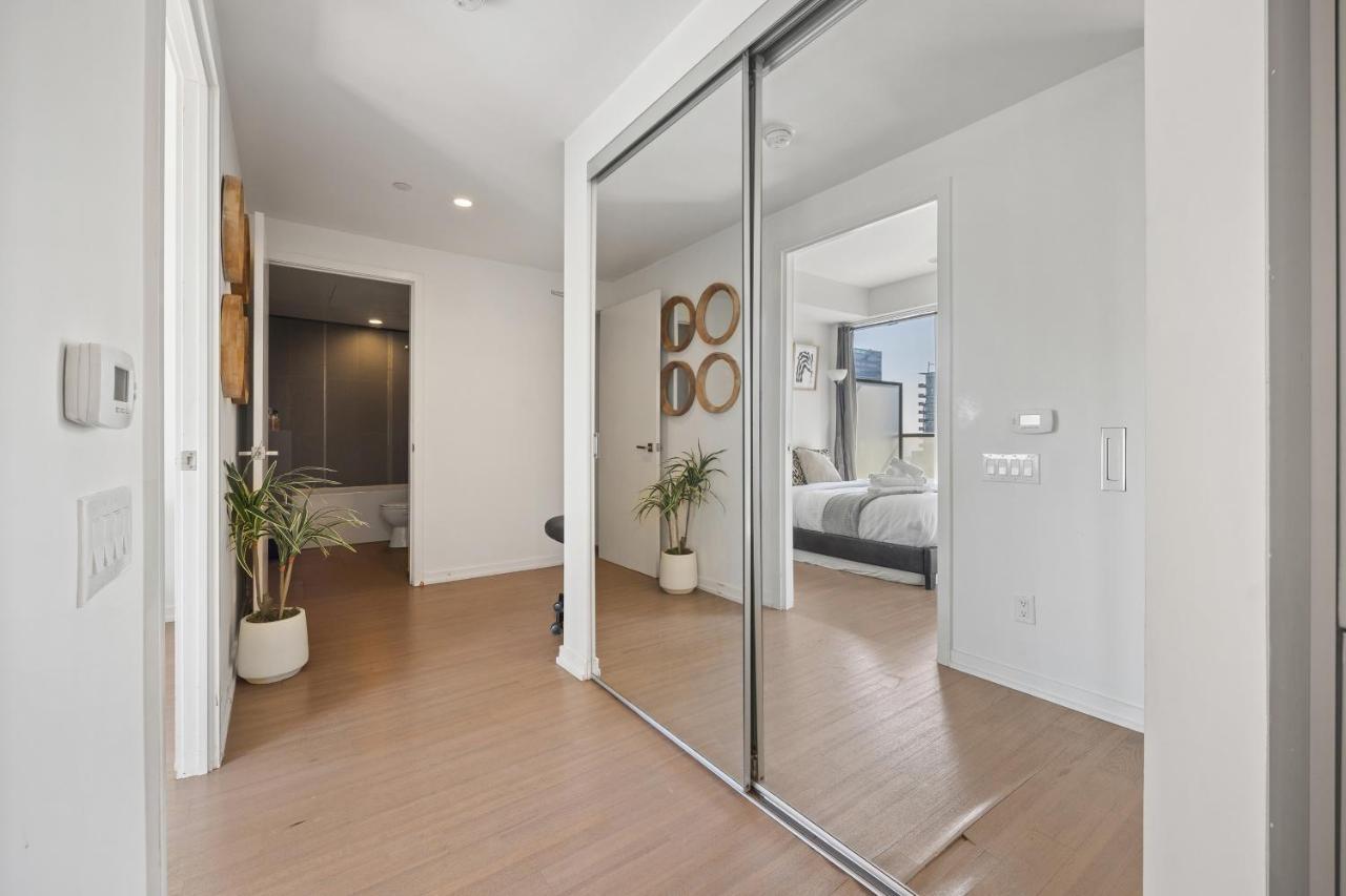 Modern Condo In The Heart Of Downtown Toronto Eksteriør bilde