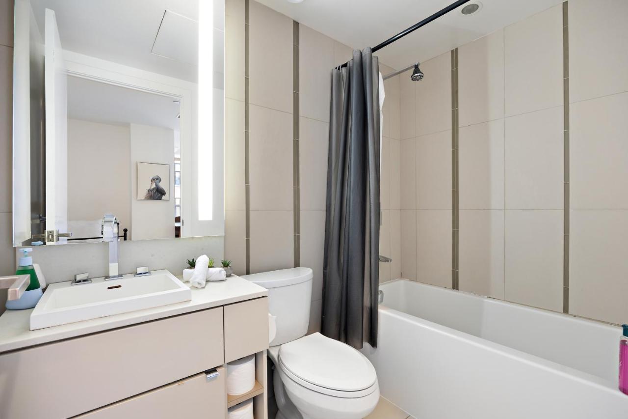 Modern Condo In The Heart Of Downtown Toronto Eksteriør bilde